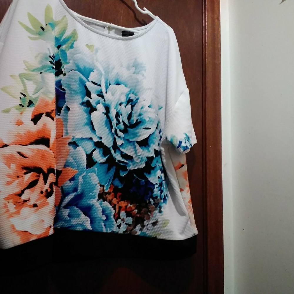 Worthington 3X Floral Top